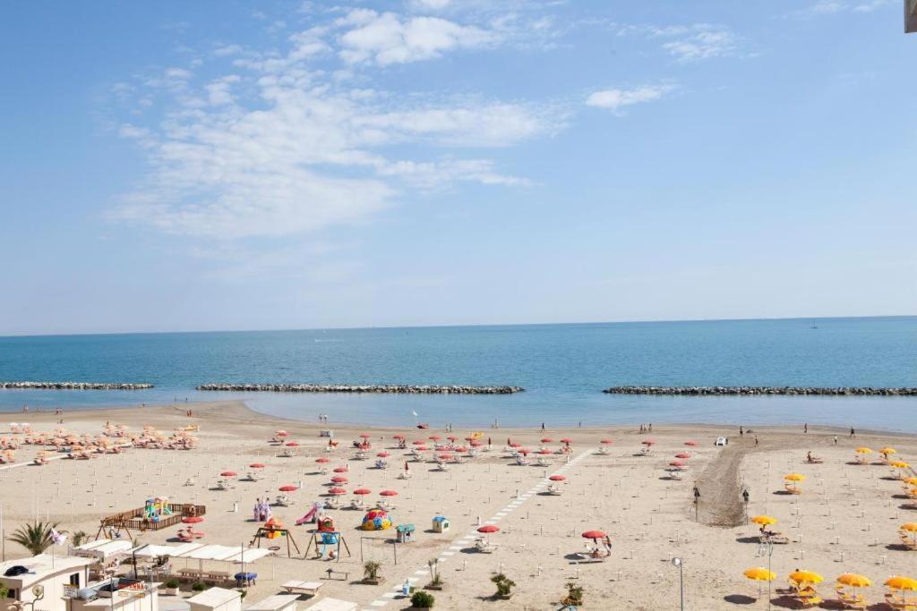 Hotel Pacesetter Rimini Exterior foto
